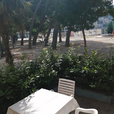 Omis Apartment On The Beach Экстерьер фото