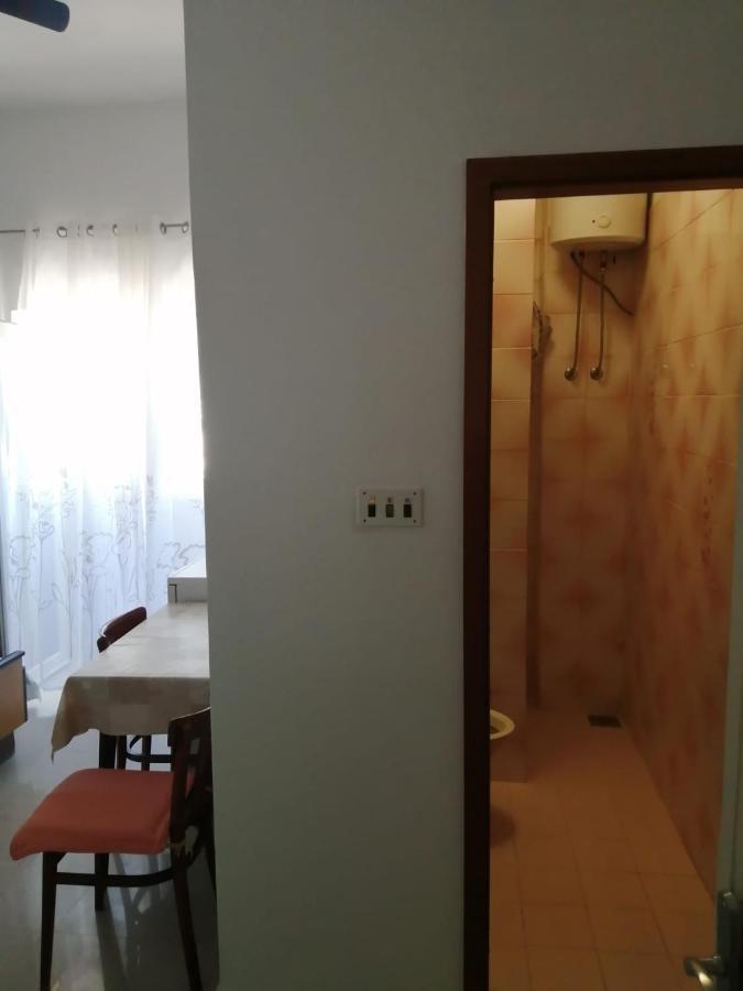 Omis Apartment On The Beach Экстерьер фото