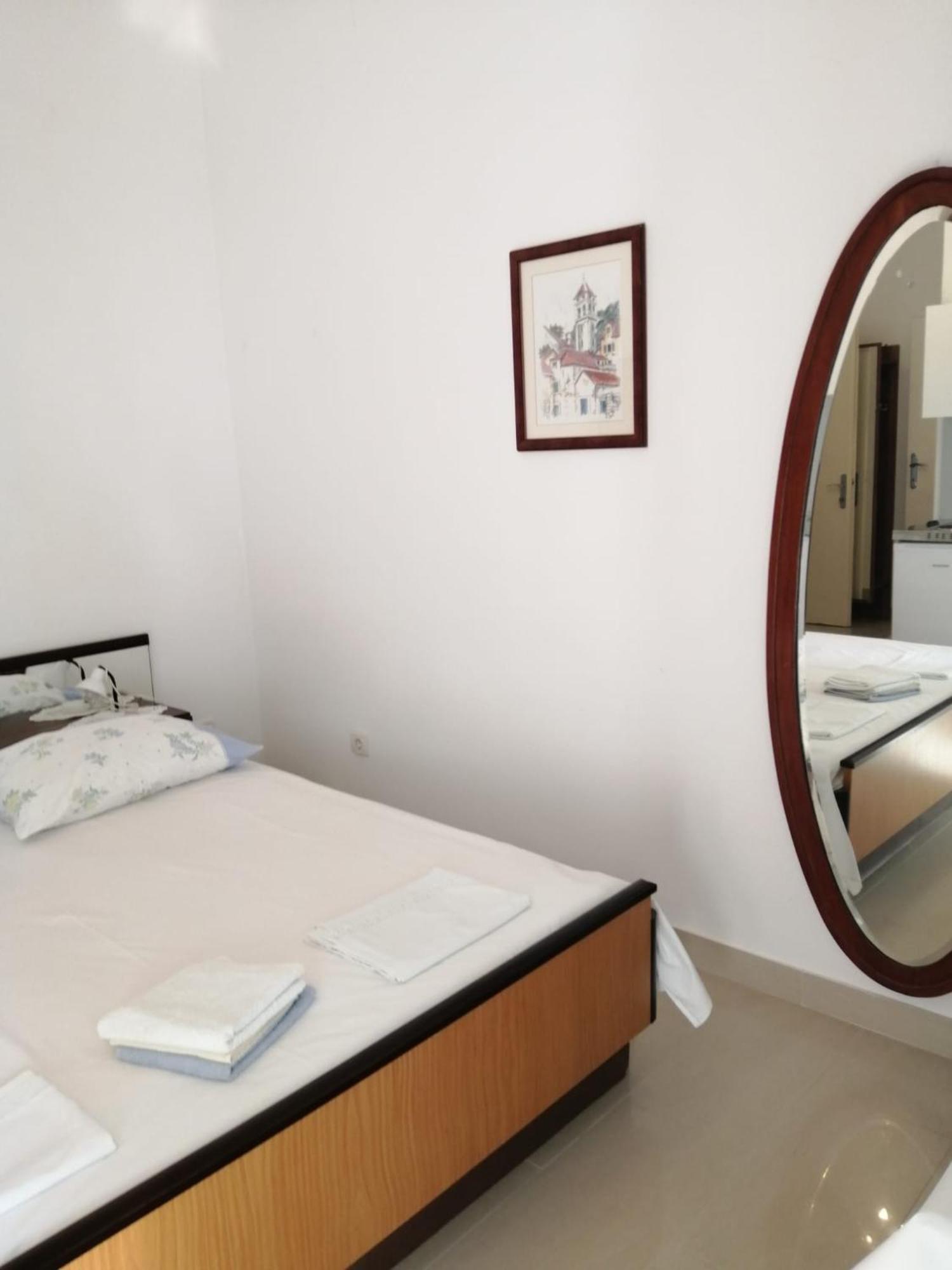 Omis Apartment On The Beach Экстерьер фото