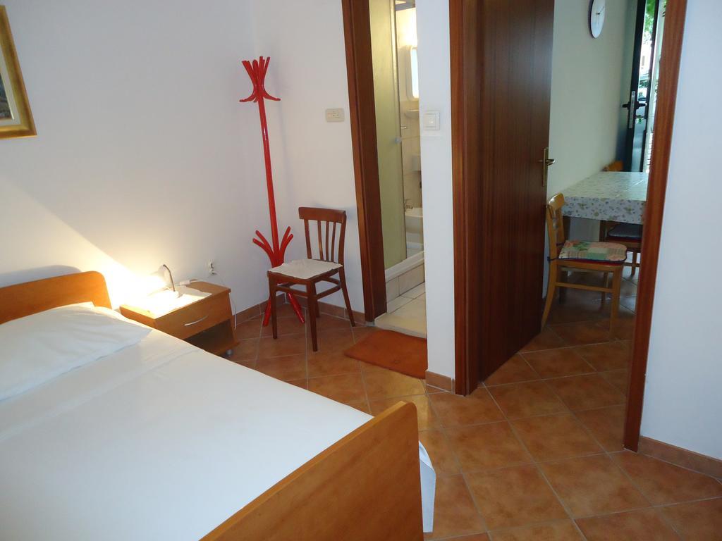 Omis Apartment On The Beach Экстерьер фото