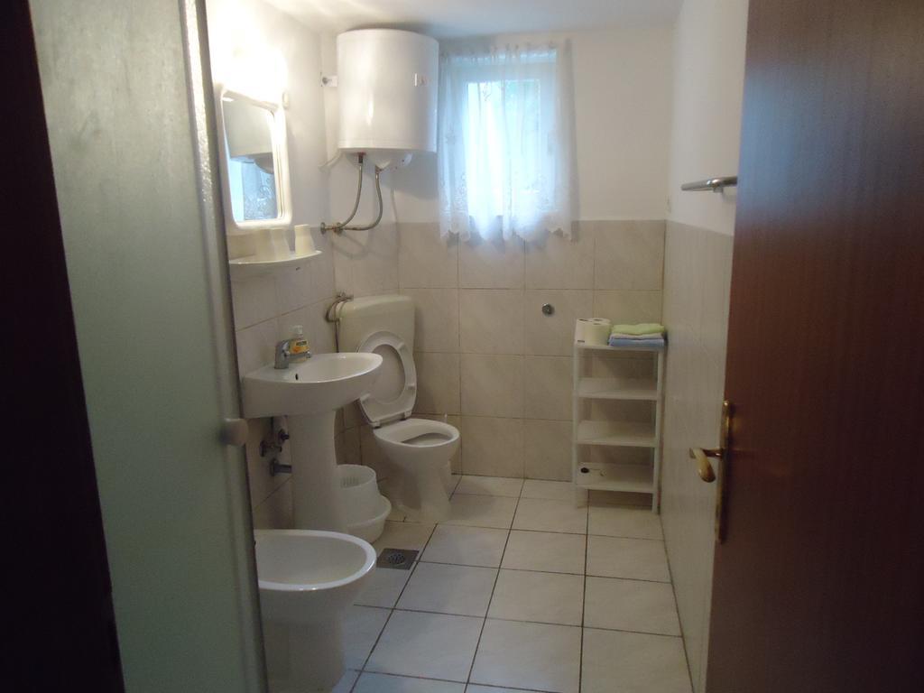 Omis Apartment On The Beach Экстерьер фото