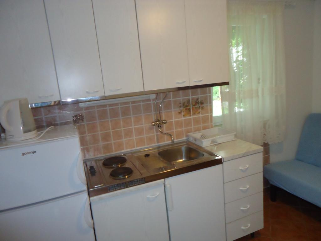 Omis Apartment On The Beach Экстерьер фото