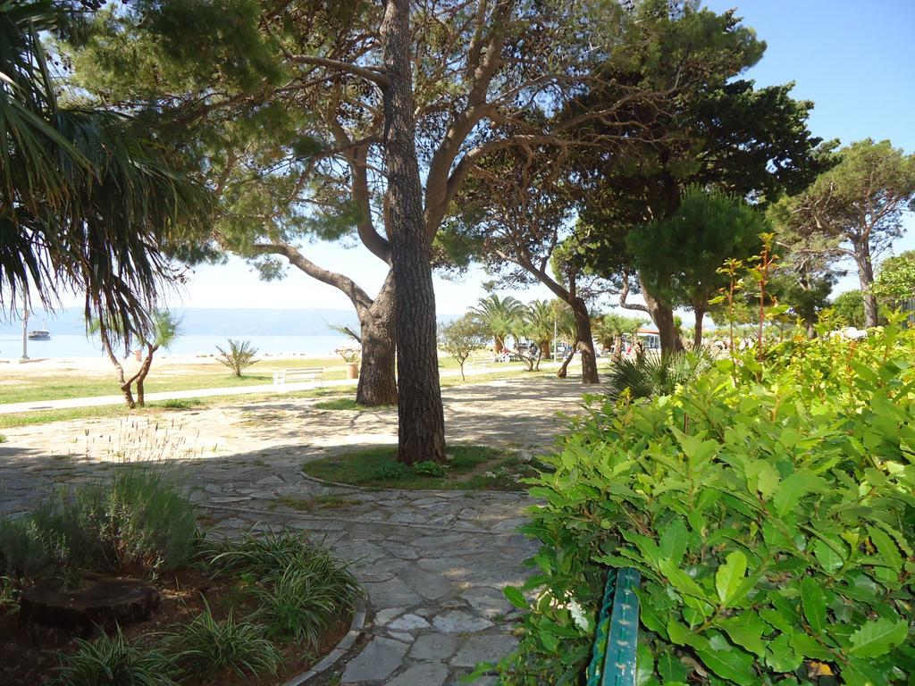 Omis Apartment On The Beach Экстерьер фото