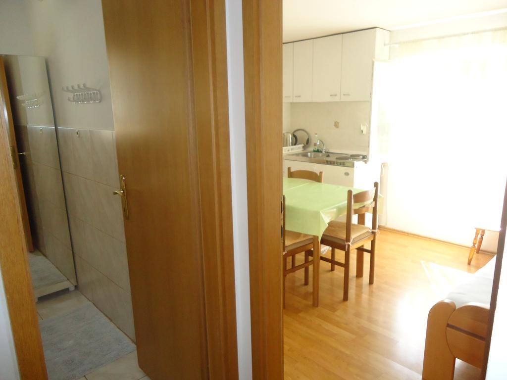 Omis Apartment On The Beach Экстерьер фото