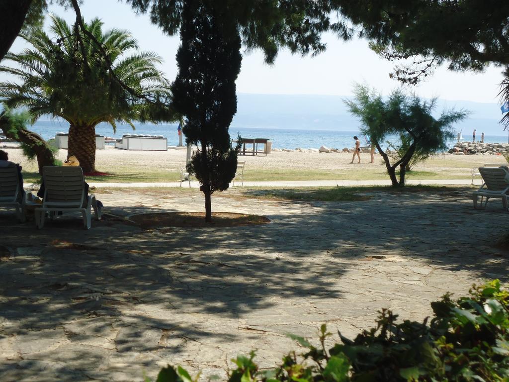 Omis Apartment On The Beach Экстерьер фото