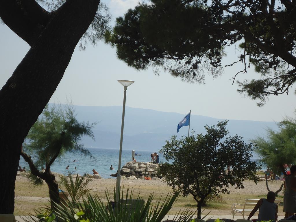Omis Apartment On The Beach Экстерьер фото